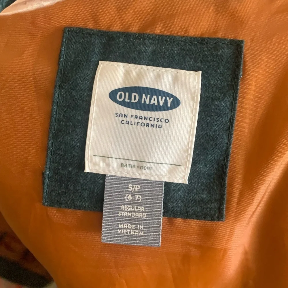 Boys Old Navy dark emerald Green puffer vest size Small 6/7